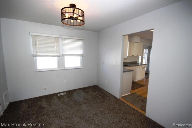 Building Photo - 2120 Daintree Ave