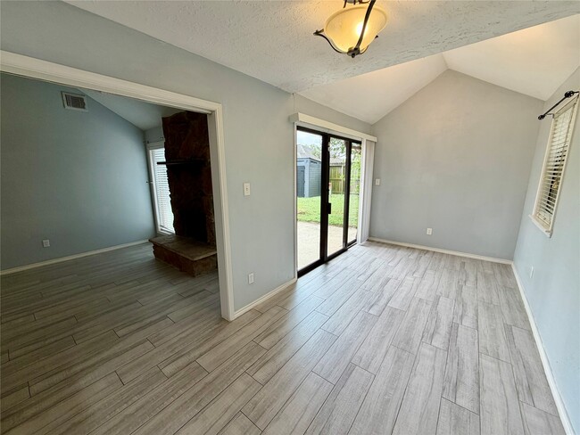 Building Photo - 19335 Diversion Dr