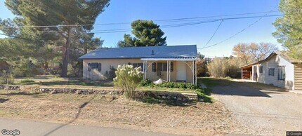Building Photo - Charming 2 Bedroom 1 Bath Home In Mayer!