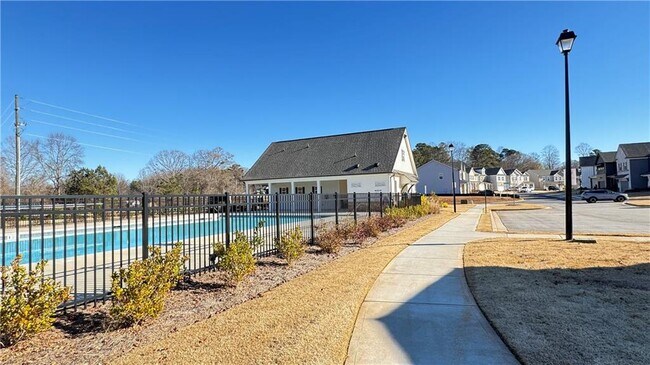 Building Photo - 5401 Bancroft Ln