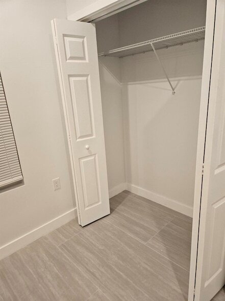 Building Photo - 100 Dover St