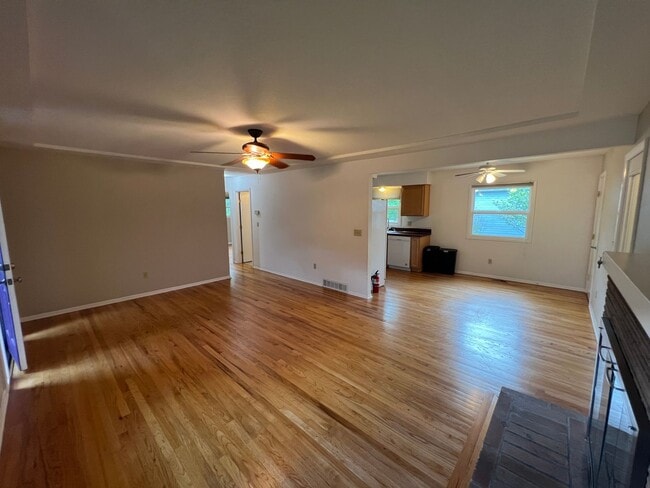 Building Photo - Spacious Home Near University of Portland