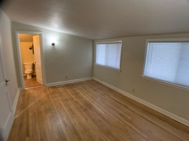 Building Photo - West Allis 3 bedroom 2 full bath home