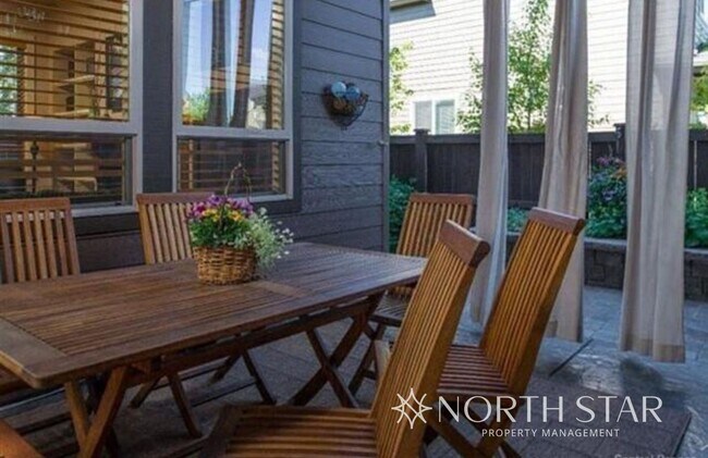 Building Photo - 4 Bed, 3 Bath w/ 3,030 sqft of perfection in Renaissance Ridge