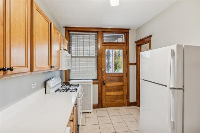 Building Photo - 5902 W Midway Park