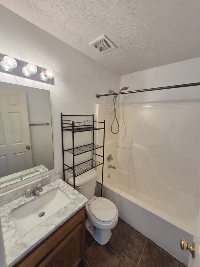 Building Photo - Charming 3BR/2.5BA home in desirable Union, KY!