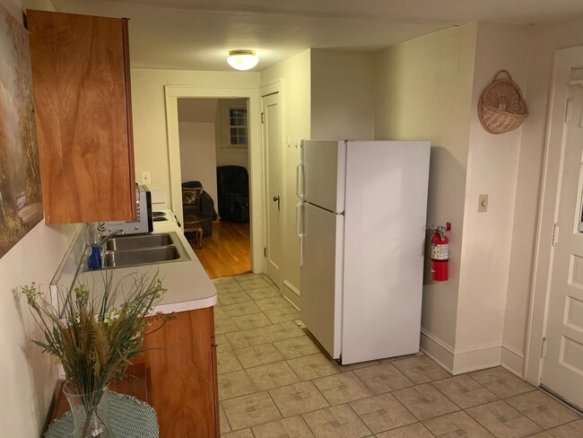 Building Photo - 3 Dion St