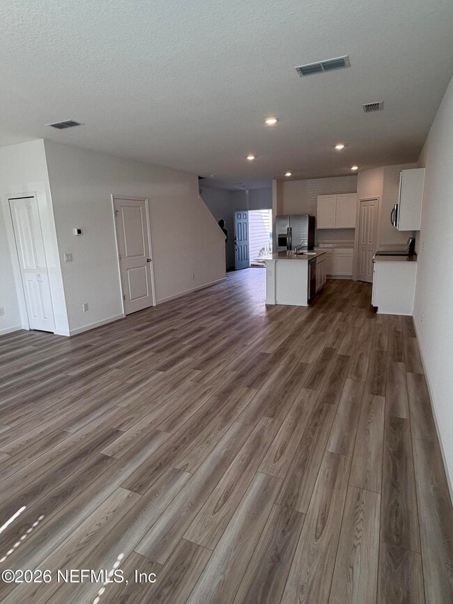 Building Photo - 3978 Mid Century St