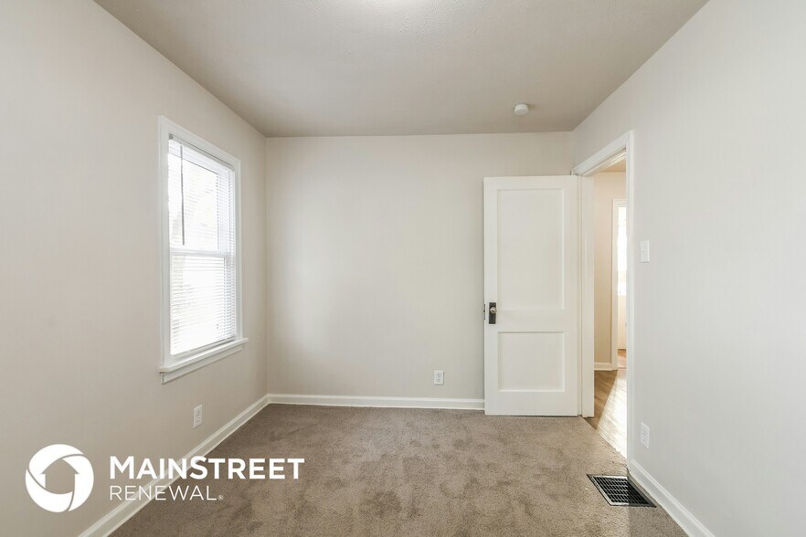 Building Photo - 1934 N Bosart Ave