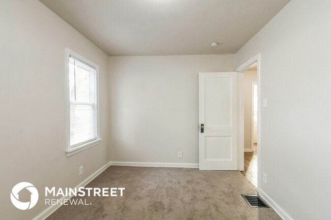 Building Photo - 1934 N Bosart Ave