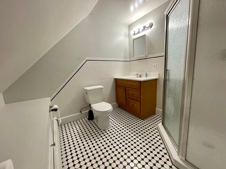 Building Photo - 93 Hungerford St