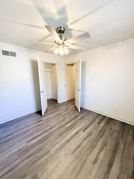 Building Photo - 507 W Briarbrook Ln