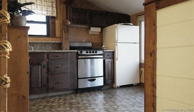 Building Photo - 251 Candlewood Lake Rd