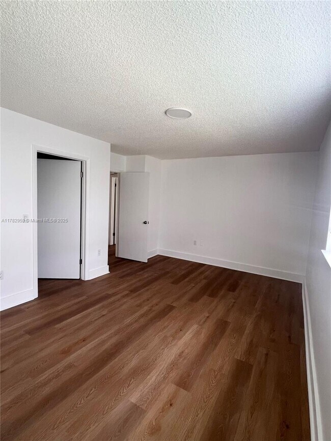 Building Photo - 8353 Lake Dr