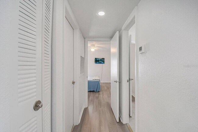Building Photo - 582 Good Life Wy