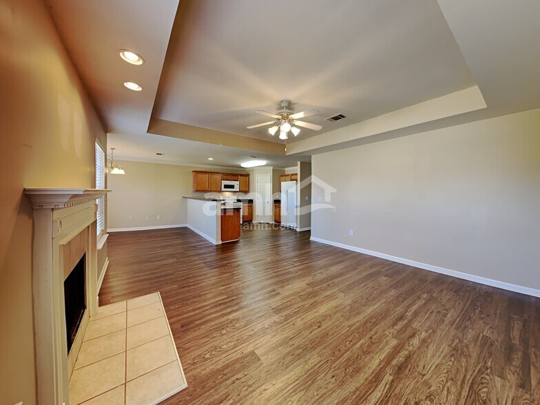 Building Photo - 1308 Chapman Ct