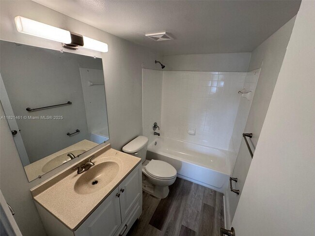 Building Photo - 1269 SW 46th Ave