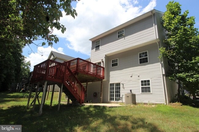 Building Photo - 406 Round Table Dr