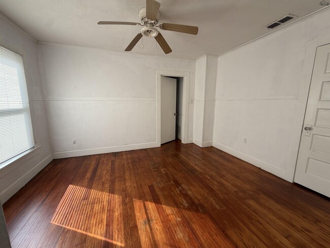 Building Photo - 1656 McGregor Ave