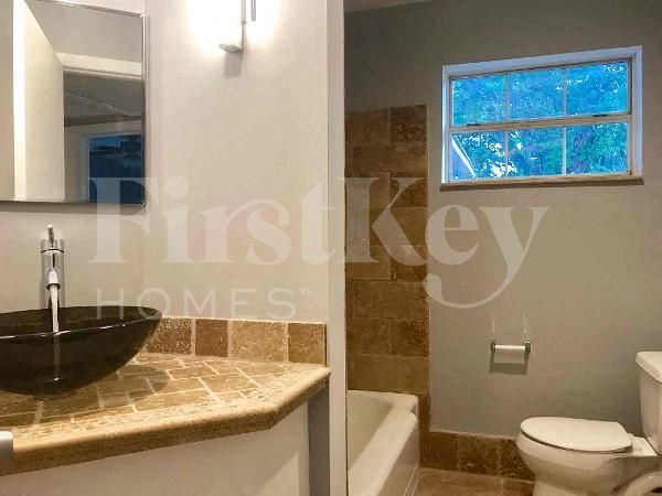 Building Photo - 6003 Holly Bay Dr