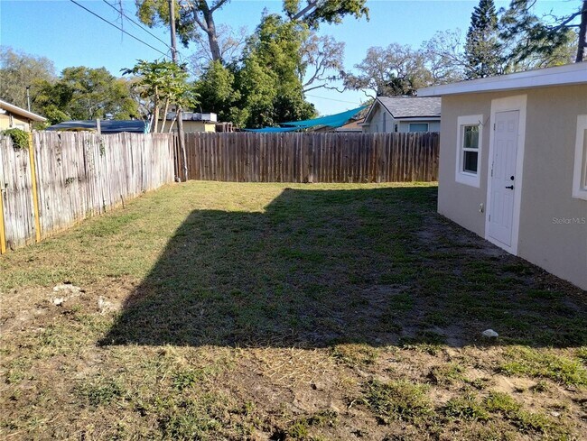 Building Photo - 7039 Lenox Dr