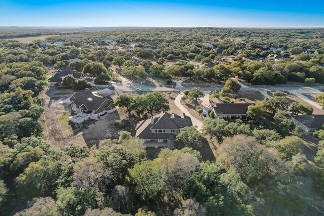 Building Photo - SEPTEMBER  HALF OFF First Month Rent- Spri...