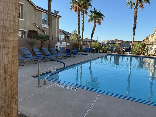 Building Photo - Cute Two Story Gated Townhome In Trilogy!
