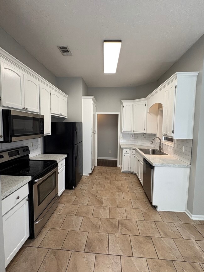 Building Photo - 918 Hallwood Ln