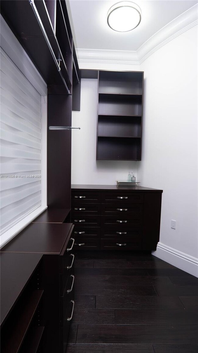 Building Photo - 959 Eve St