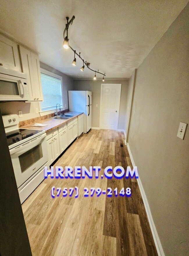 Building Photo - Coming Soon..... Cozy 3 Bedroom 1.5 Bath T...