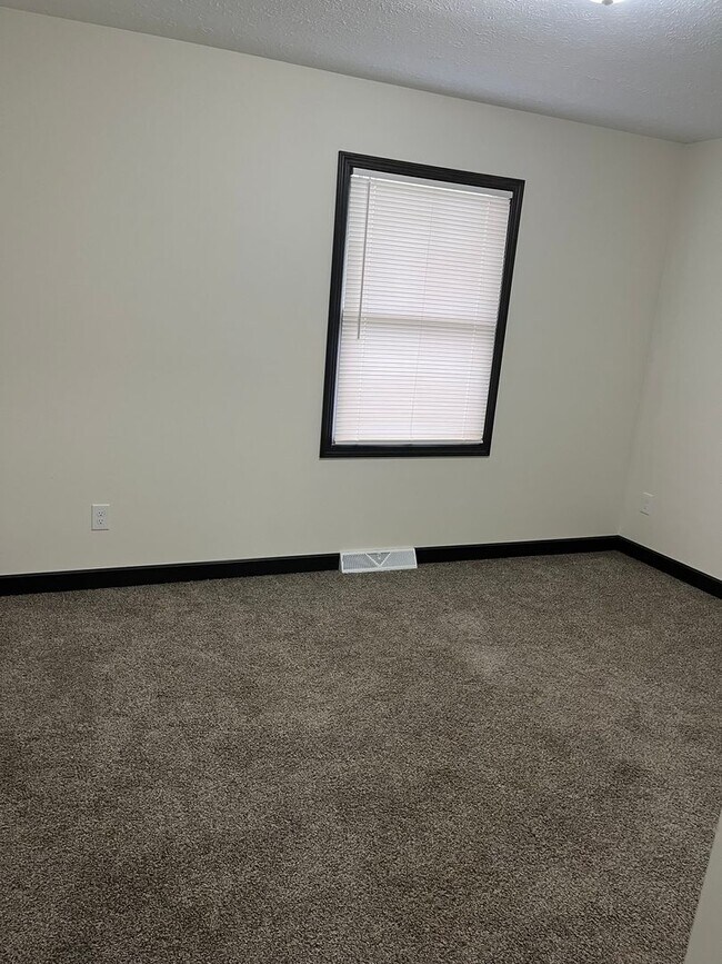 Building Photo - 478 S Kaser Dr
