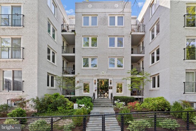 Building Photo - 329 Rhode Island Ave NE