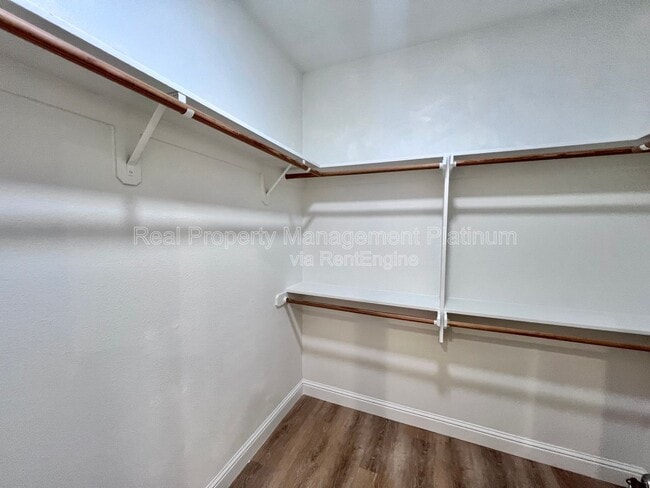 Building Photo - 1030 E Royal Dornoch Ave