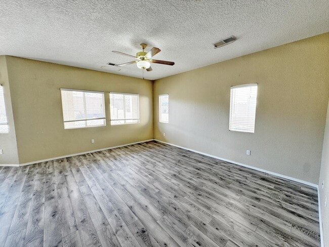 Building Photo - 1131 Pacaya Dr NW