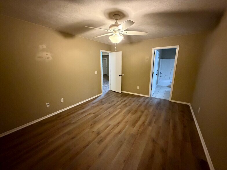 Building Photo - 4361 W La Siesta St
