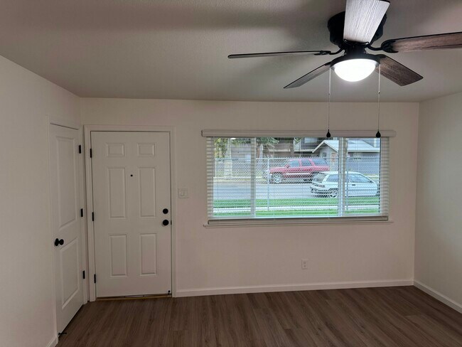 Building Photo - 2118 N Glenn Ave