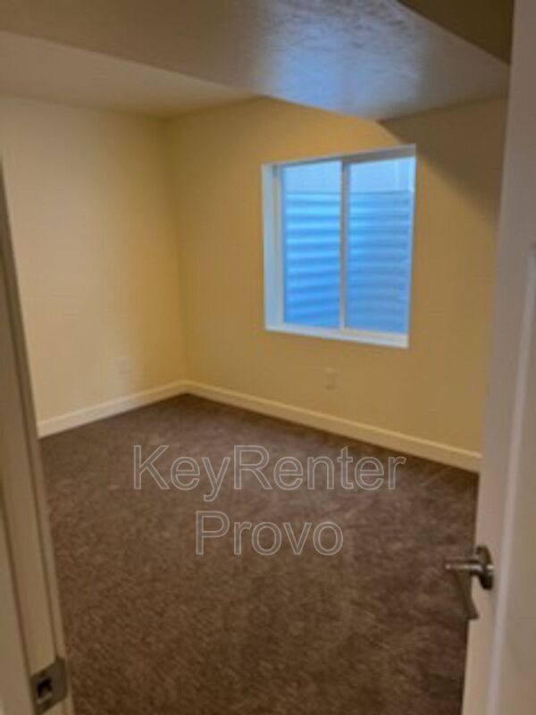Building Photo - 4724 E Lake Vista Dr