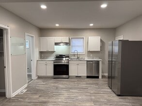 Building Photo - 821 Hazard Ave