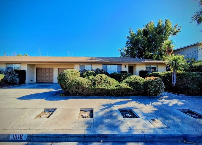 Building Photo - Harr08