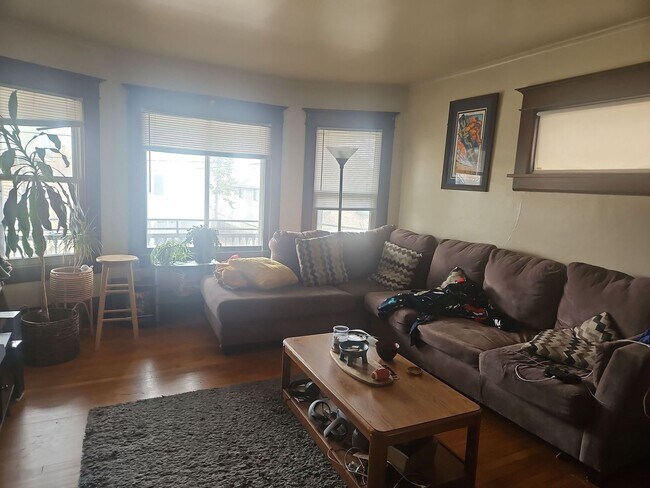 Building Photo - 111 W Parkway Ave