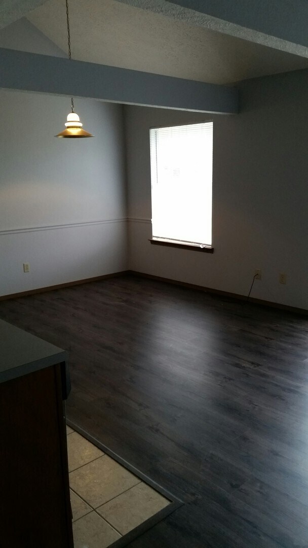 Building Photo - Nice 2 bedroom 2 bath Loft apartment in Branson MO