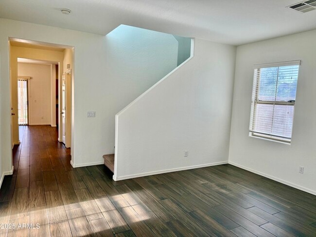 Building Photo - 4531 E Del Rio St