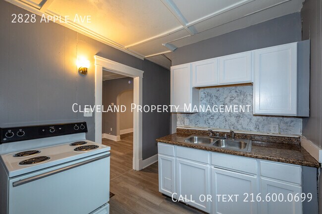 Building Photo - 2828 Apple Ave