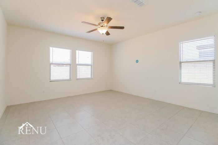 Building Photo - 35396 W San Capistrano Ave