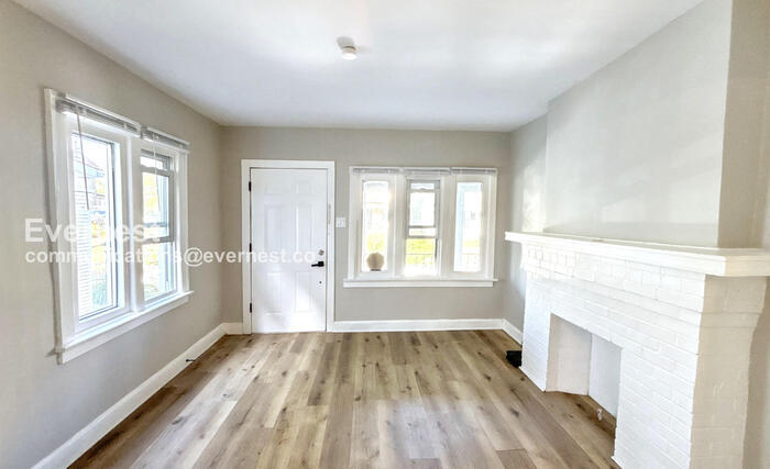 Building Photo - 1440 Hamlet St