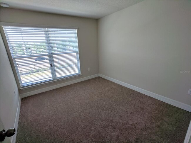 Building Photo - 2611 Amati Dr