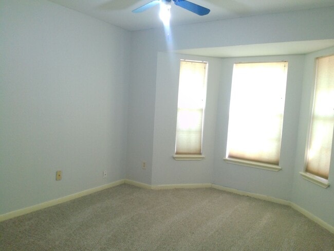Building Photo - 2614 Camargo Dr