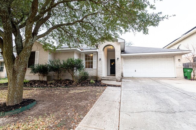 Building Photo - Charming 4-Bedroom, 2-Bath Home with Moder...