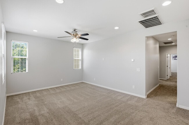 Building Photo - 2263 S Henry Ln