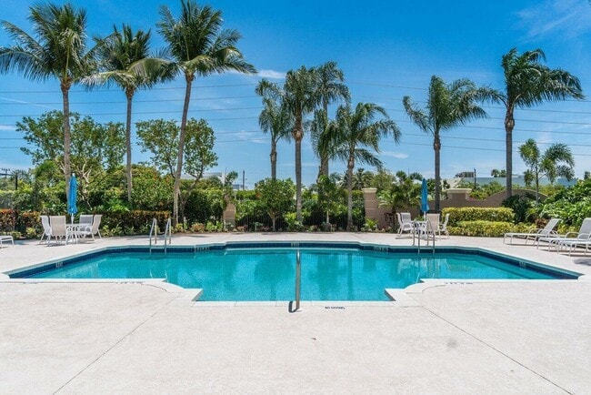 Building Photo - 5642 Via De La Plata Cir